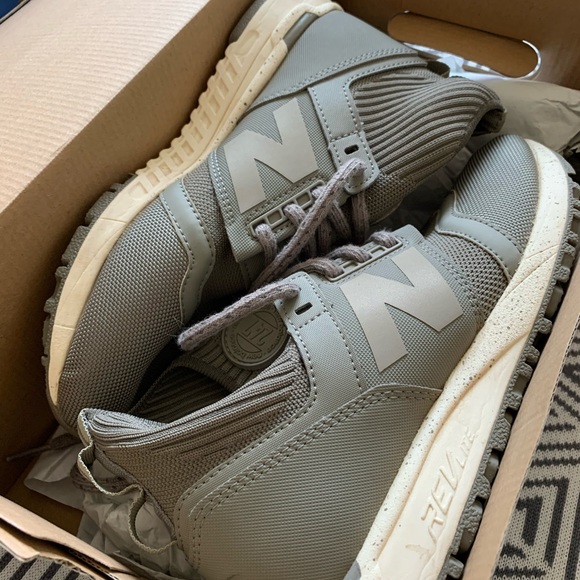 new balance high top trainers